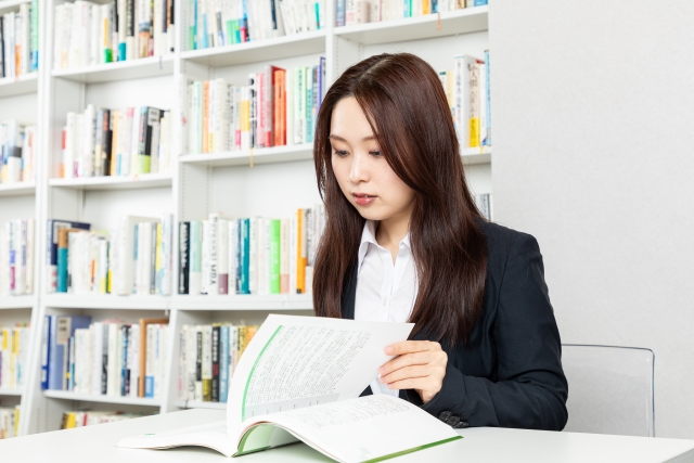 空き時間も静かに過ごせる学科自習室などの設備